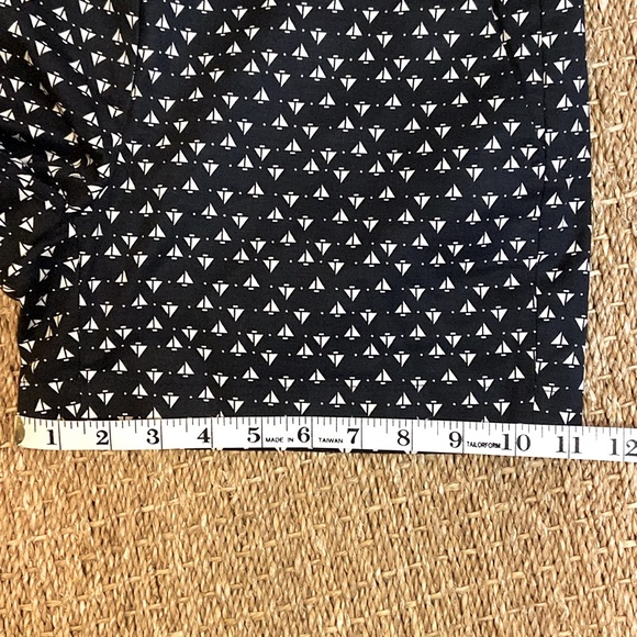 Ann Taylor City Shorts - Boat Print - Picture 8 of 9